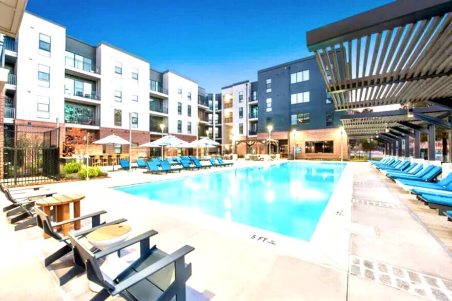 Building Photo - 455 14th St NW