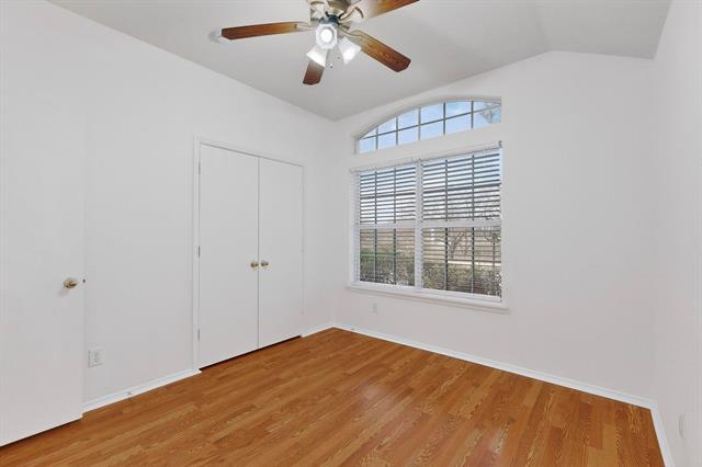 Building Photo - 721 Somerset Dr