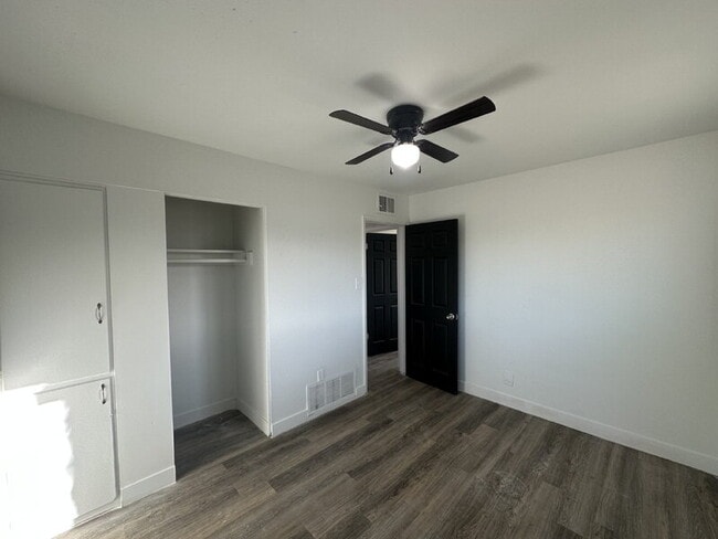 Building Photo - 390 W Lindbergh Ave