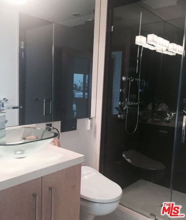 Building Photo - 3440 Shoreheights Dr