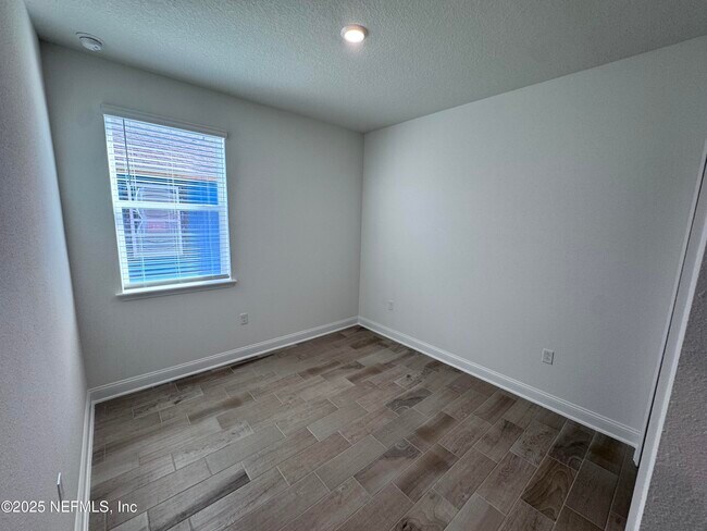 Building Photo - 11156 Spg Mdws Rd