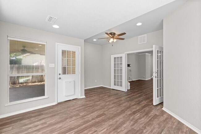 Building Photo - 2900 Brandy Ln