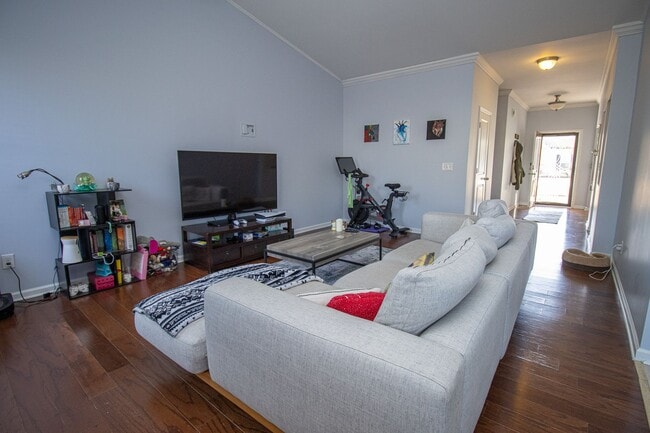 Building Photo - Beautiful 3-Bedroom Home in Burnside Farms – Furnishings Included & Fire Pit!