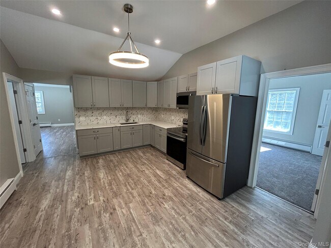 Building Photo - 135 Gale Rd