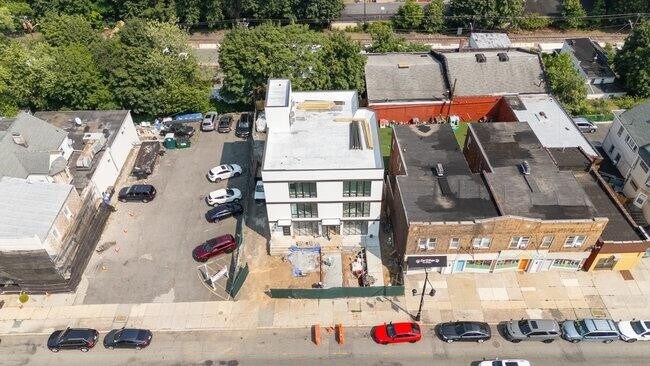 Building Photo - 330 Washington Ave