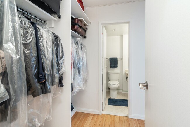 Building Photo - Sunny 2 BR at Claridge House Coop