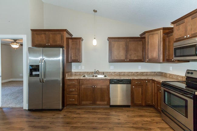 Building Photo - 411 Sunflower Dr