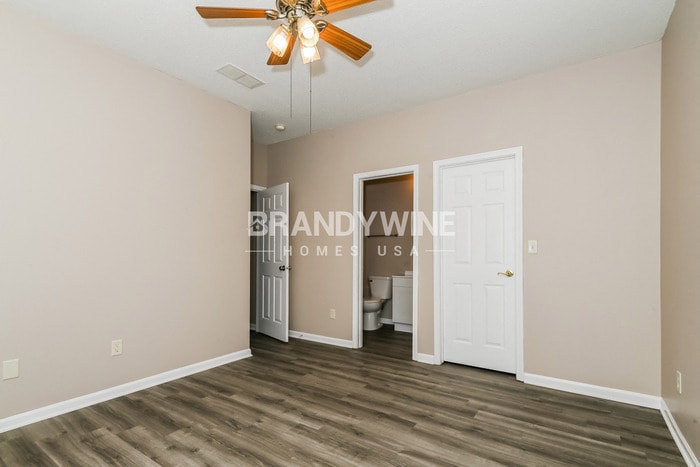 Building Photo - 7215 Parklake Pl