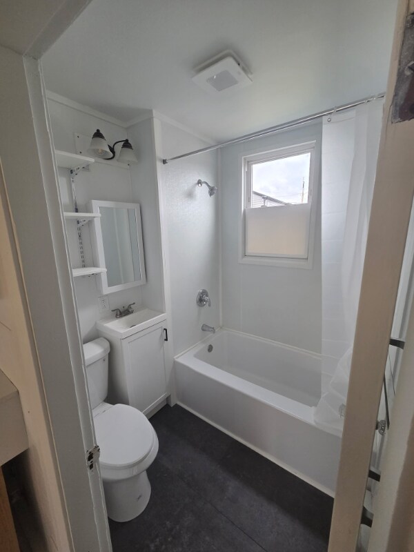 Building Photo - 93 Washington St N