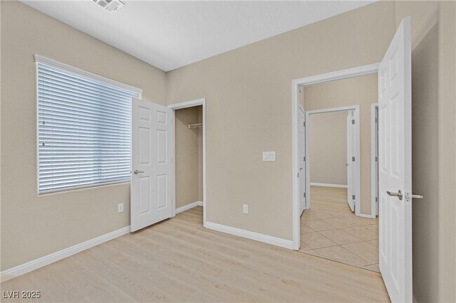 Building Photo - 2407 Jada Dr