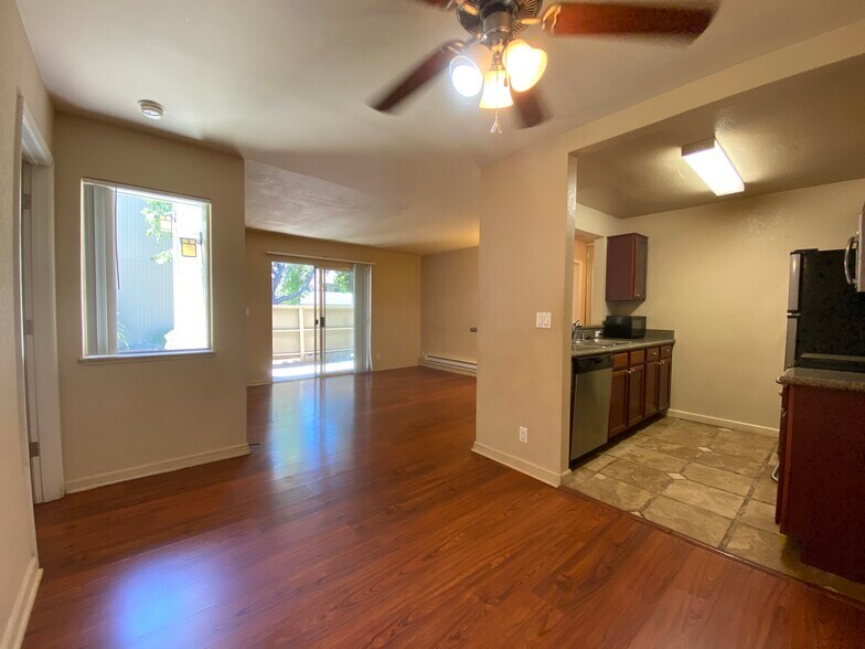 Building Photo - 3268 Red Cedar Terrace