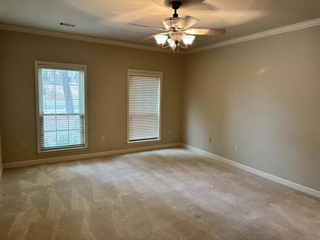 Building Photo - 105 Summertime Point