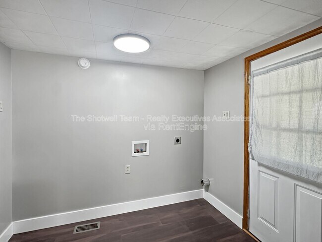 Building Photo - 2522 Dayton St