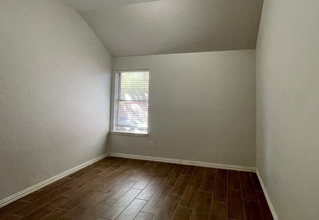 Building Photo - Gorgeous 4-bedroom home!