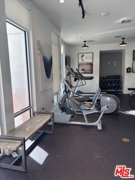 Building Photo - 11405 Chandler Blvd