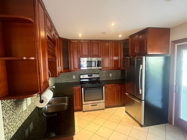 Building Photo - 1748 Brookdale Rd