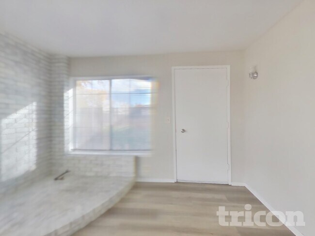 Building Photo - 2878 Goldy Way