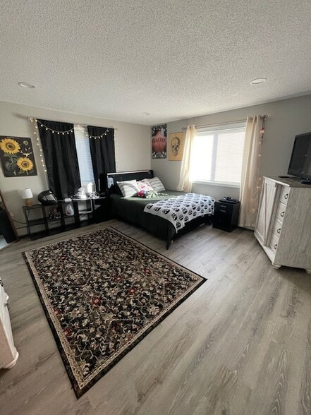 Corner Unit with extra windows - 120 Fisherville Rd