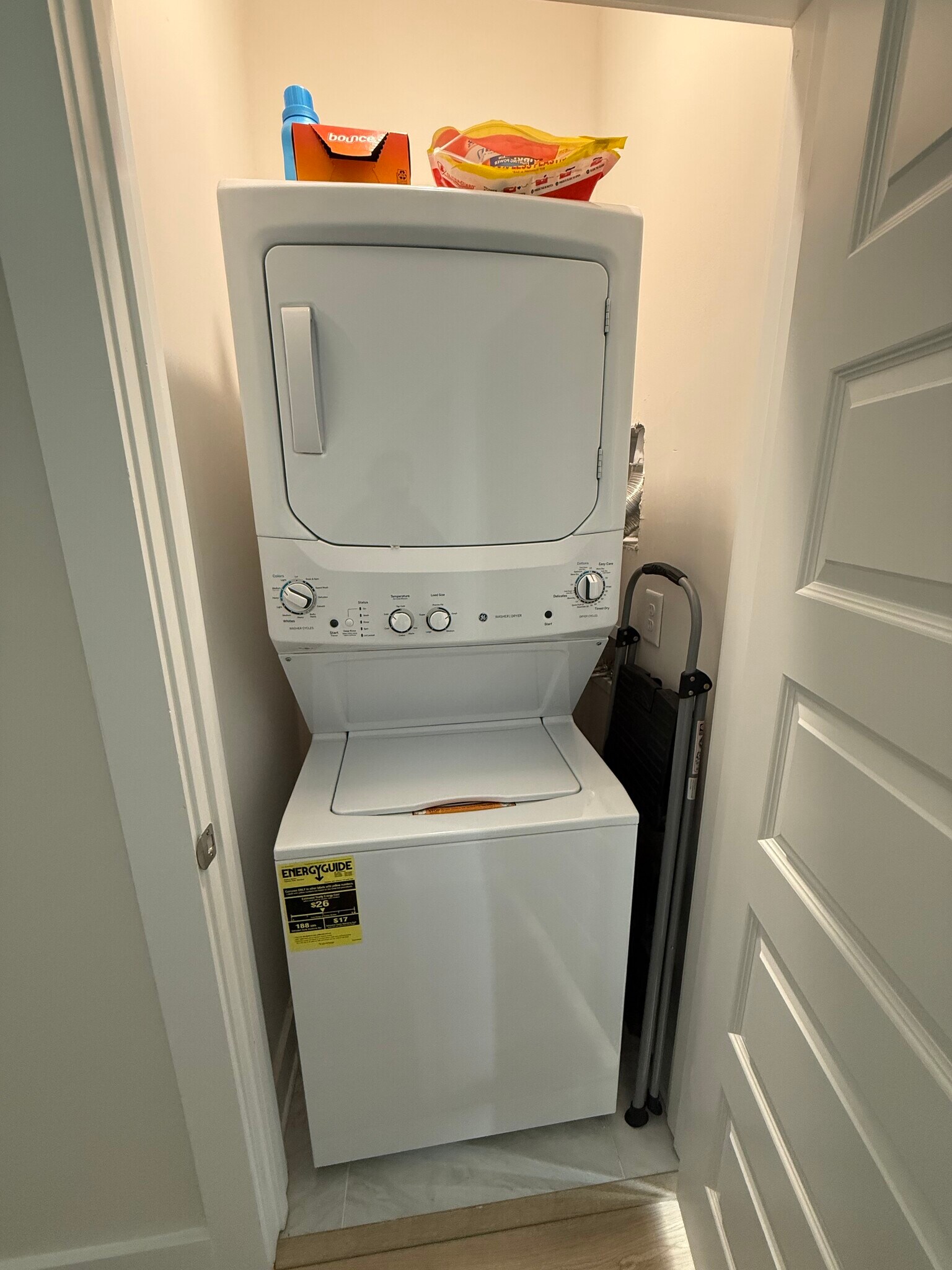 Building Photo - 219 S Bruns Ave