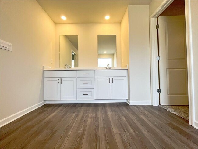 Building Photo - 6003 Hickory Crk Ct