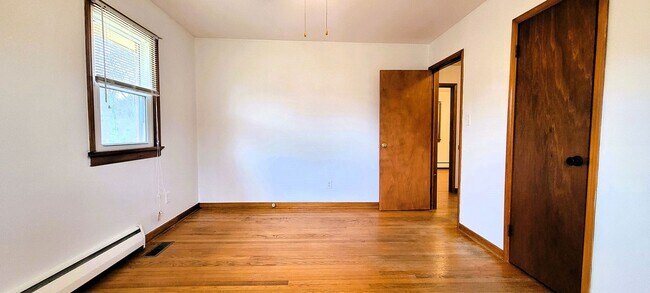 Building Photo - Large brick rancher in Chesterfield County with private back yard.