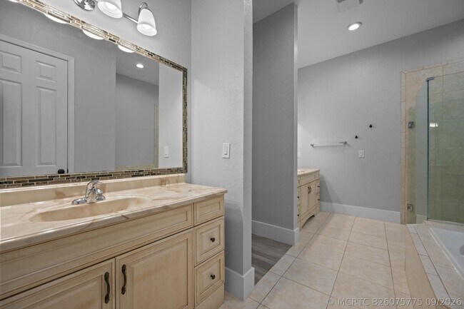 Building Photo - 2926 Dovedale Ct