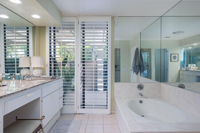 Building Photo - 66 Dartmouth Dr