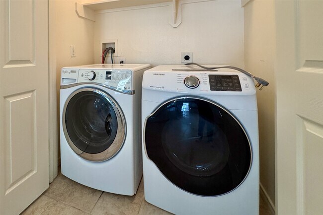 Building Photo - 3455 Angel Ln