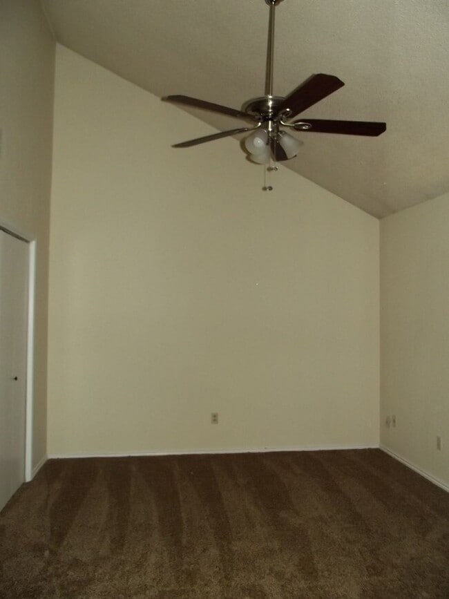 Building Photo - 2/2/2 Townhouse in Southwest Lubbock