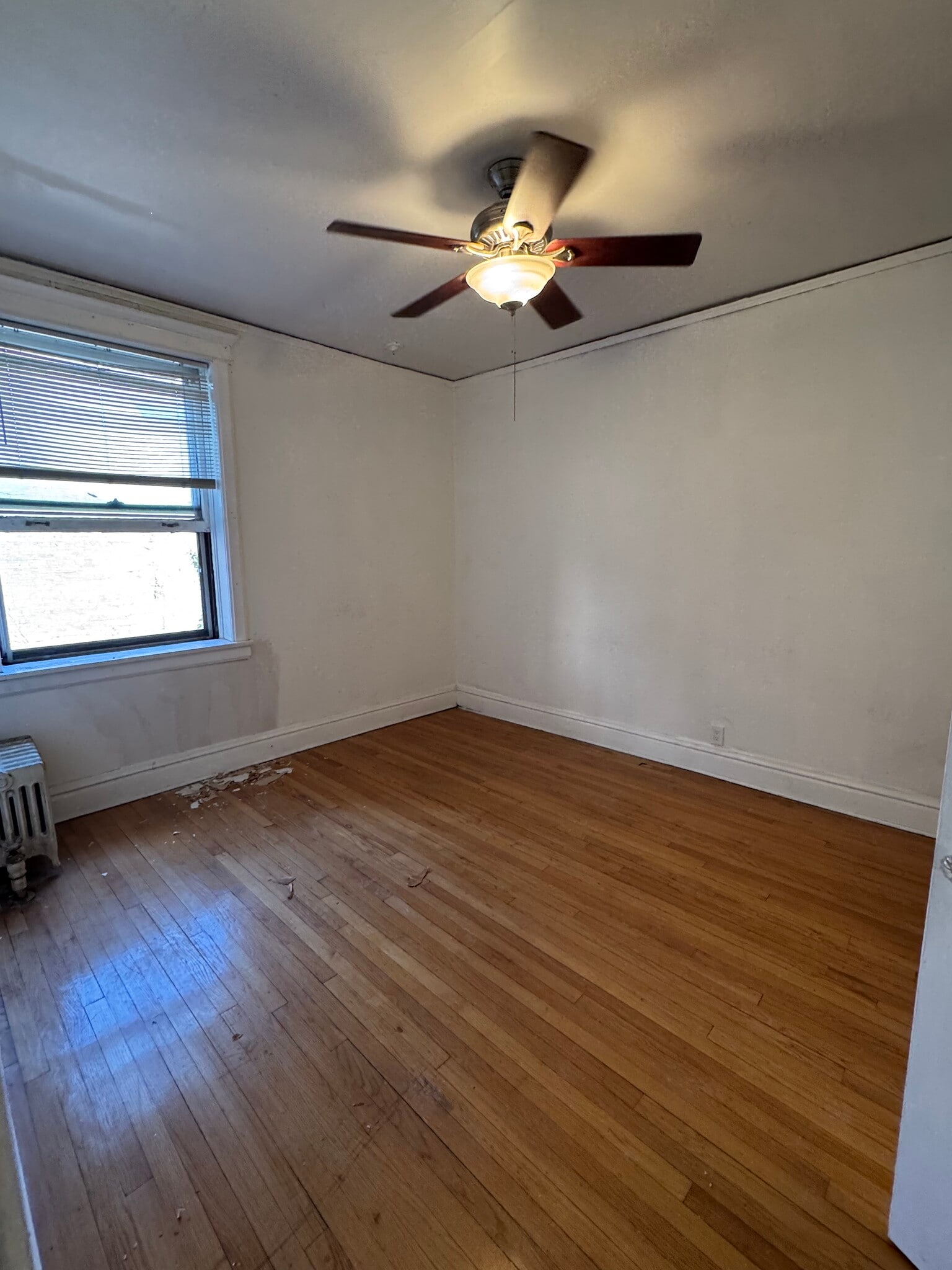 Building Photo - 3619 N Pine Grove Ave