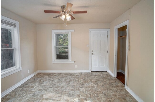 Building Photo - 1216 Paso Hondo St
