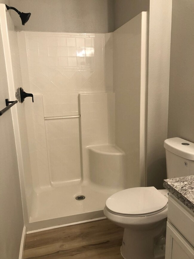 Building Photo - Updated 3 bedroom 2 bath house in Veneta!