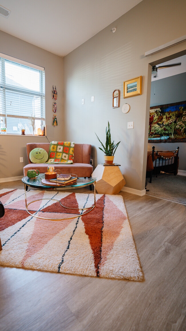 Building Photo - Benson Lights