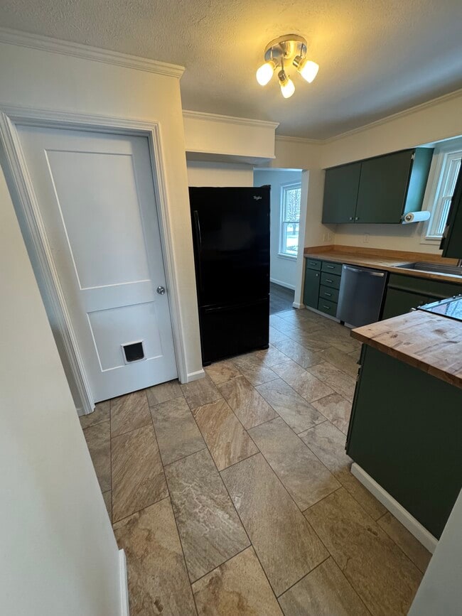 Building Photo - 2312 Newton St