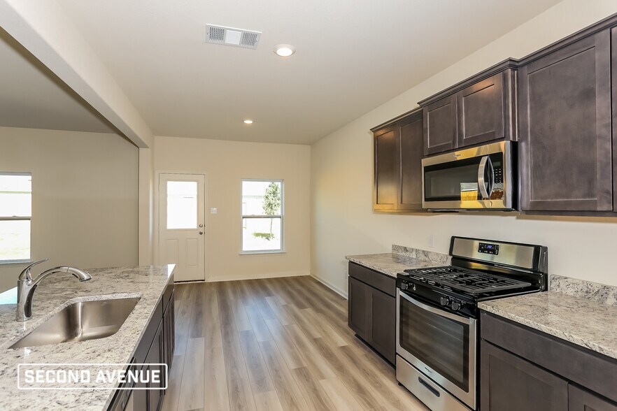 Building Photo - 9637 Sierra Grande Dr