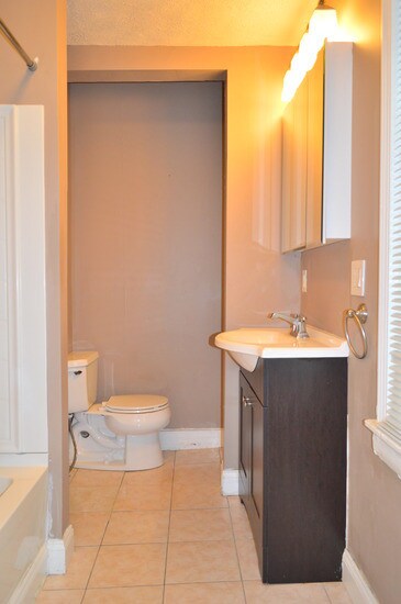 Building Photo - 327 Westcott St