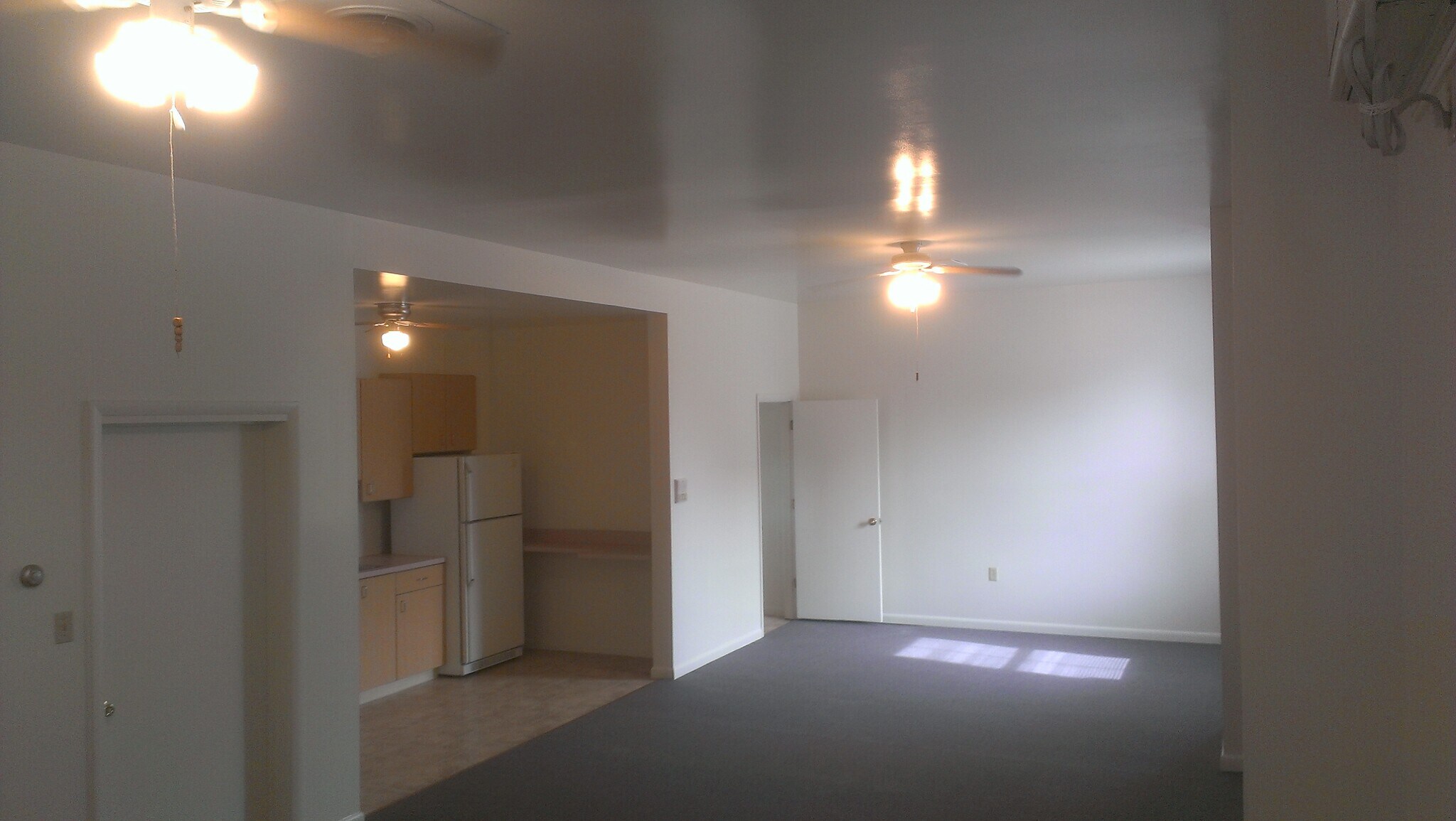 Building Photo - 159 River St