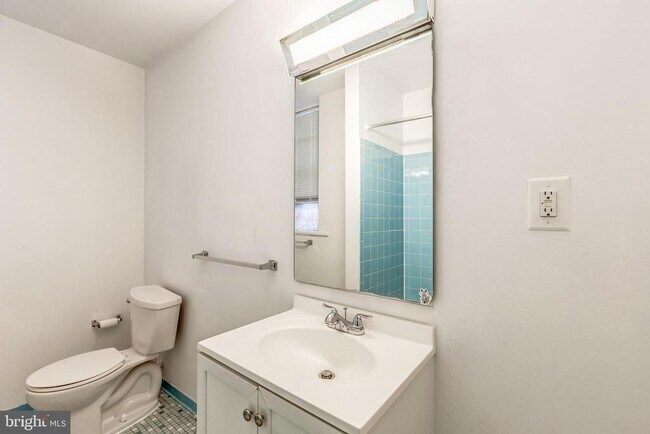 Building Photo - 3060 16th St NW