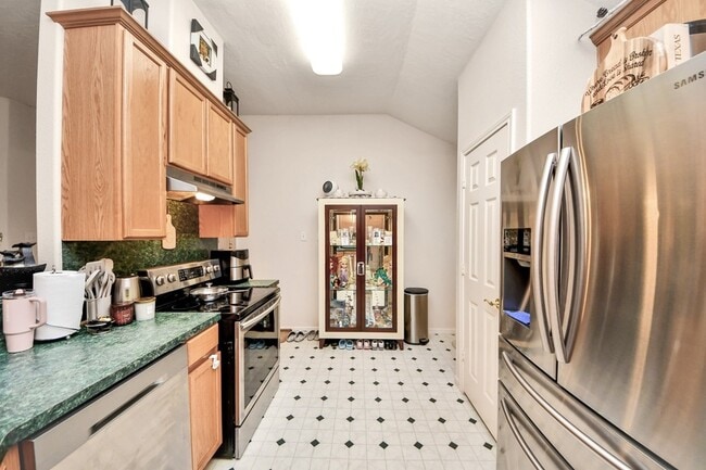 Building Photo - 1611 Bob White