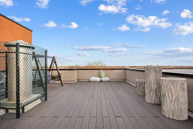 Building Photo - 2491 Ocean Ave