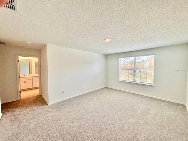 Building Photo - 17554 Pleasantview Blvd