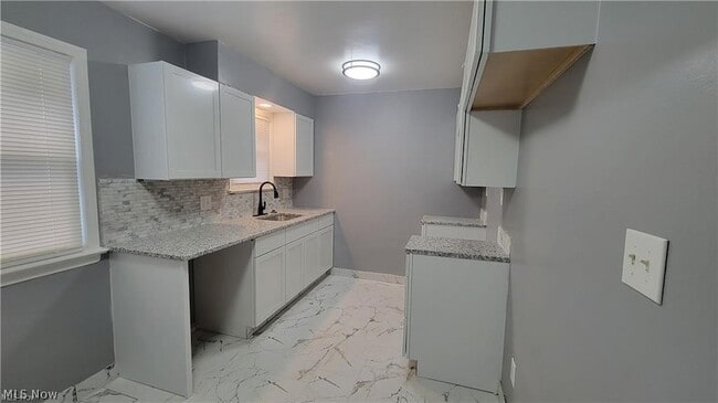 Building Photo - 3896 W 117th St