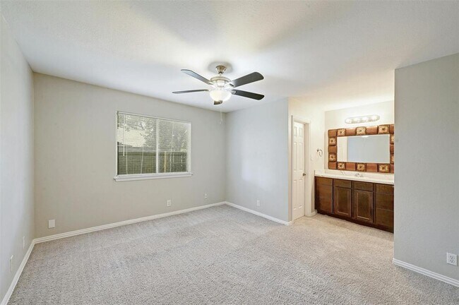 Building Photo - 8903 Piney Point Dr