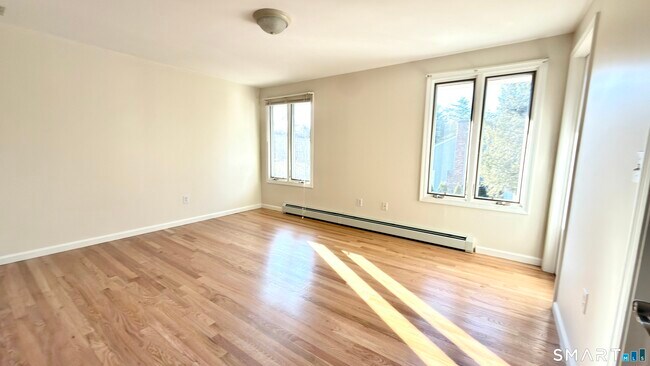 Building Photo - 309 Brookfield St