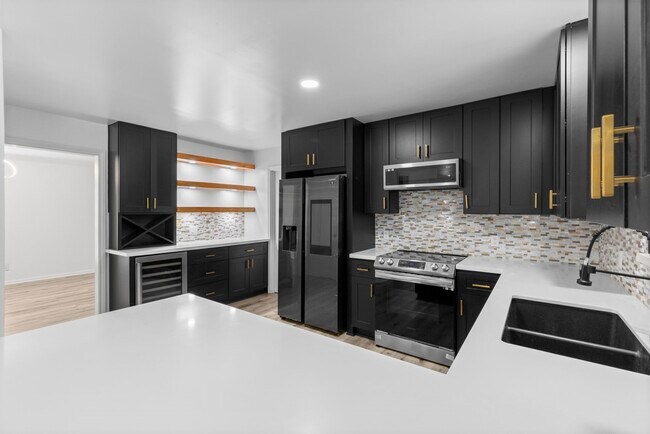 Building Photo - 5206 Lodge Creek Dr