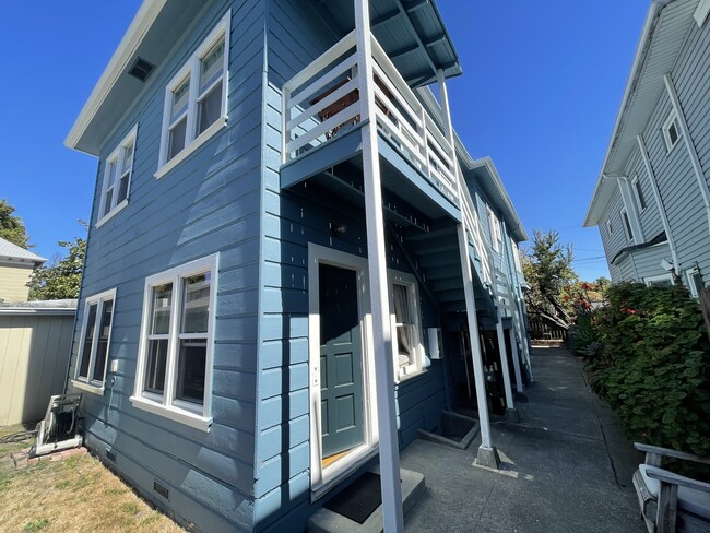 Building Photo - 3112 California St