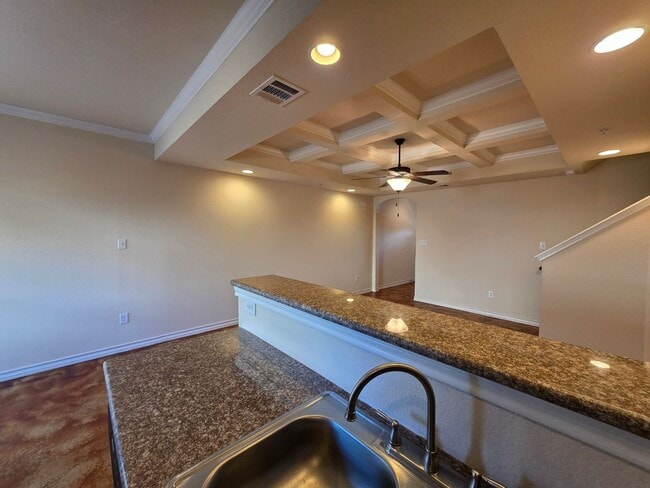 Building Photo - Town home for rent