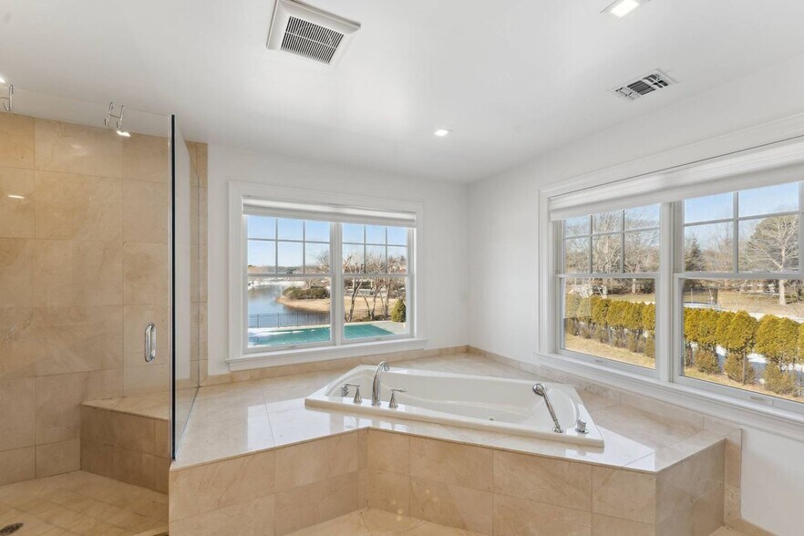 Building Photo - 15 Parrish Pond Ln