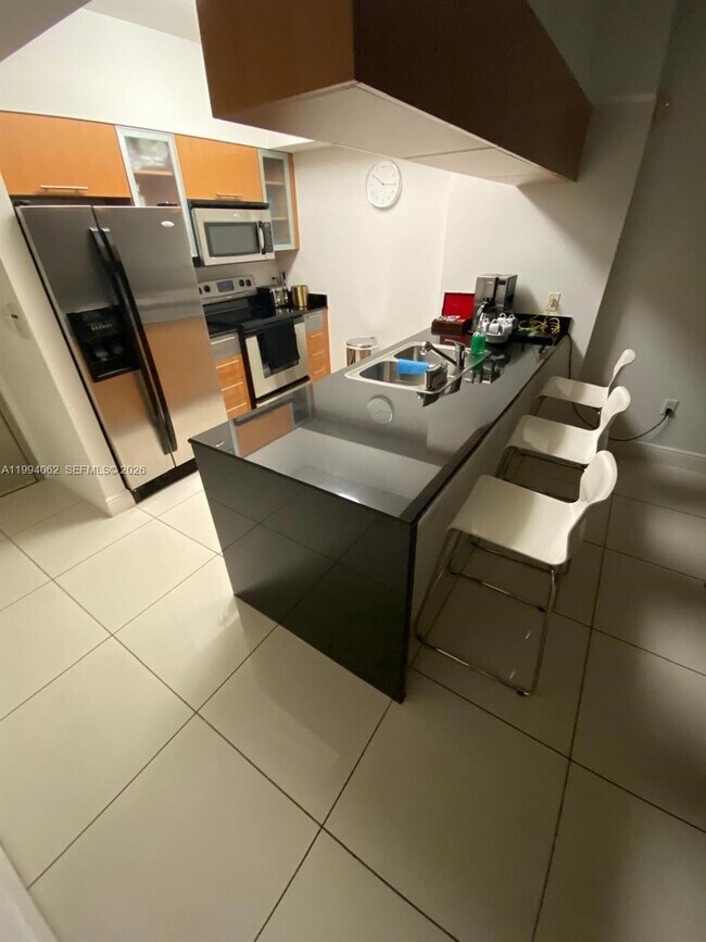 Building Photo - 1750 N Bayshore Dr