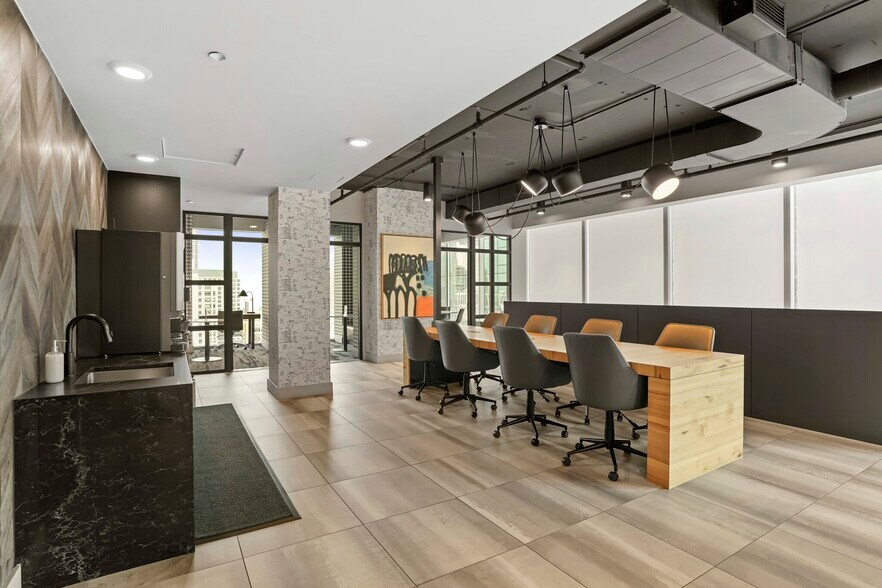 Building Photo - 181 E Illinois St